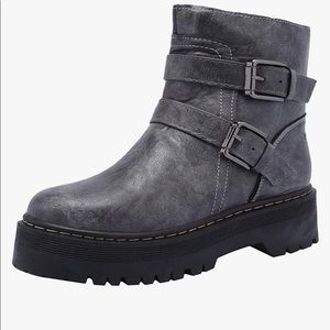 Equick Grey Waterproof Women’s Winter Non Skid Boots. Sz 8